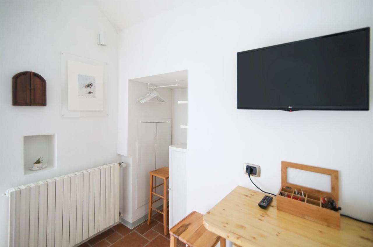 Little Room - Camera Indipendente Nella Torre ปอนตาสซิเอเว ภายนอก รูปภาพ